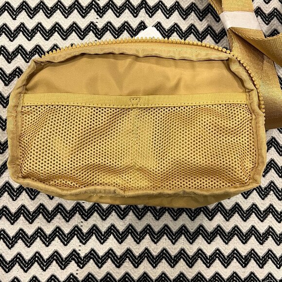 NWT Golden Sand lululemon Everywhere Belt Bag EBB 1L FAST SHIP - Picture 9 of 9